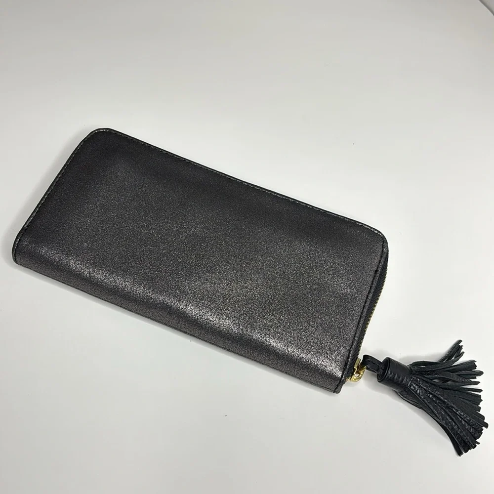 Fossil Tara clutch in metallic with tassel zipper pull - Picture 5 of 11